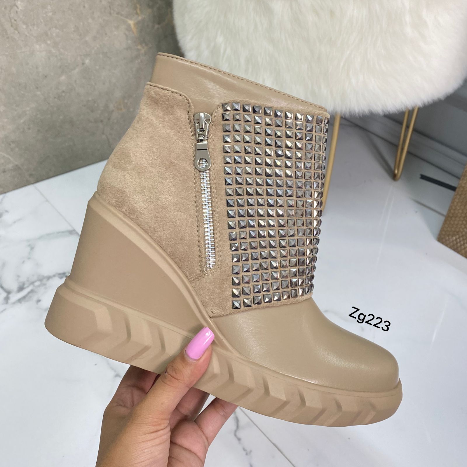 Botin beige apliques plateado plataforma 9cm 8678 C-4
